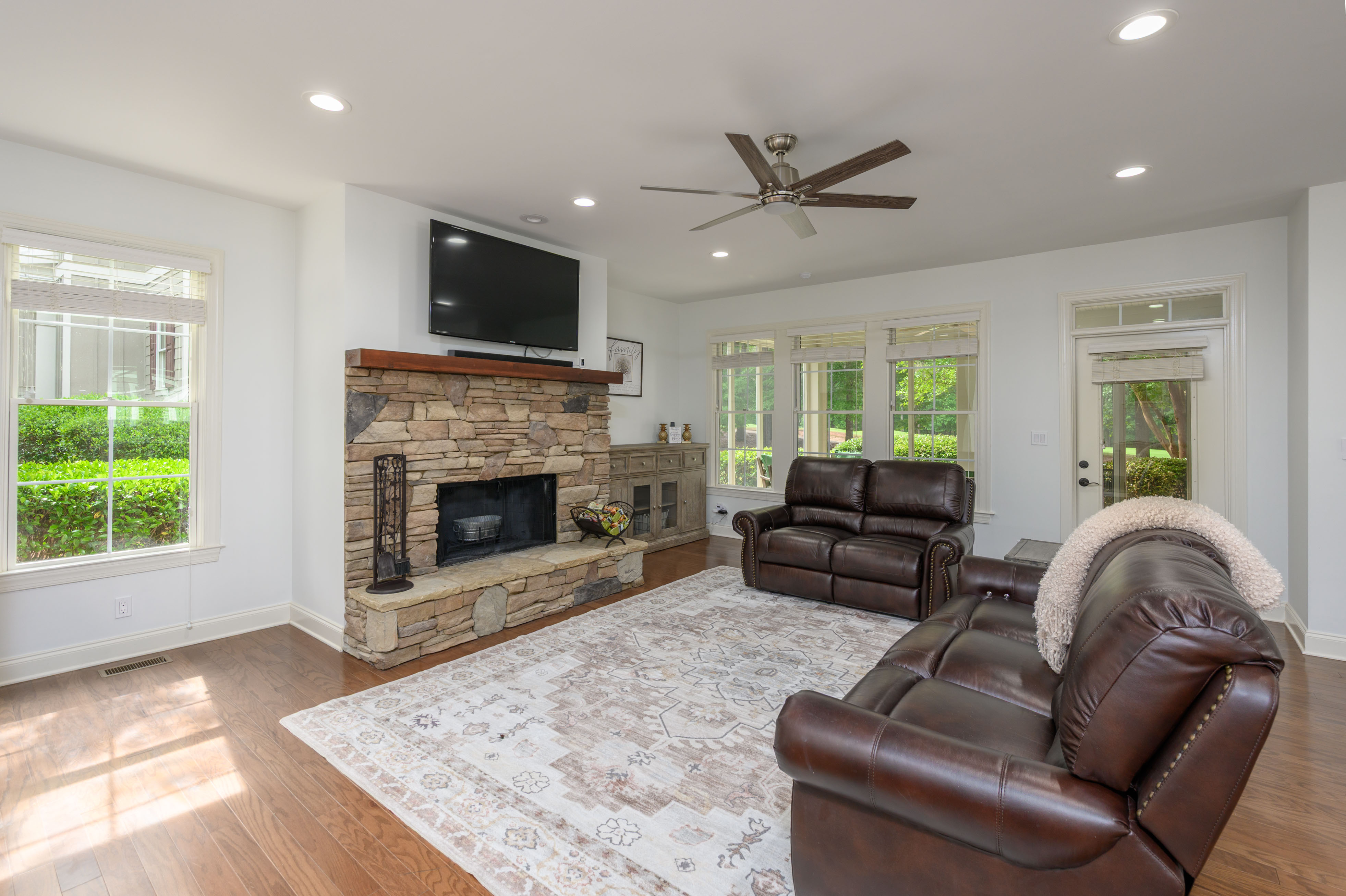 1101 Starboard Drive image 4